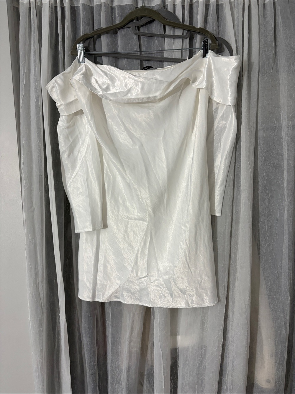 Abercrombie & Fitch White Off-Shoulder Satin Mini Dress